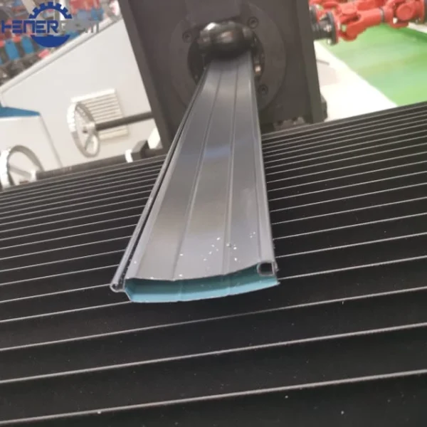 PU rolling shutter door roll forming machine