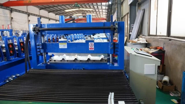 metal roofing machine