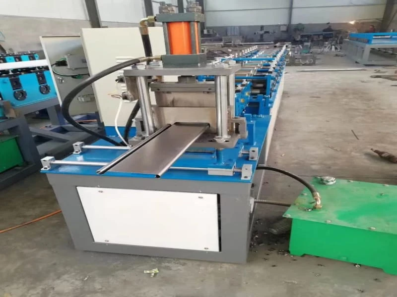 roller-shutter-machine