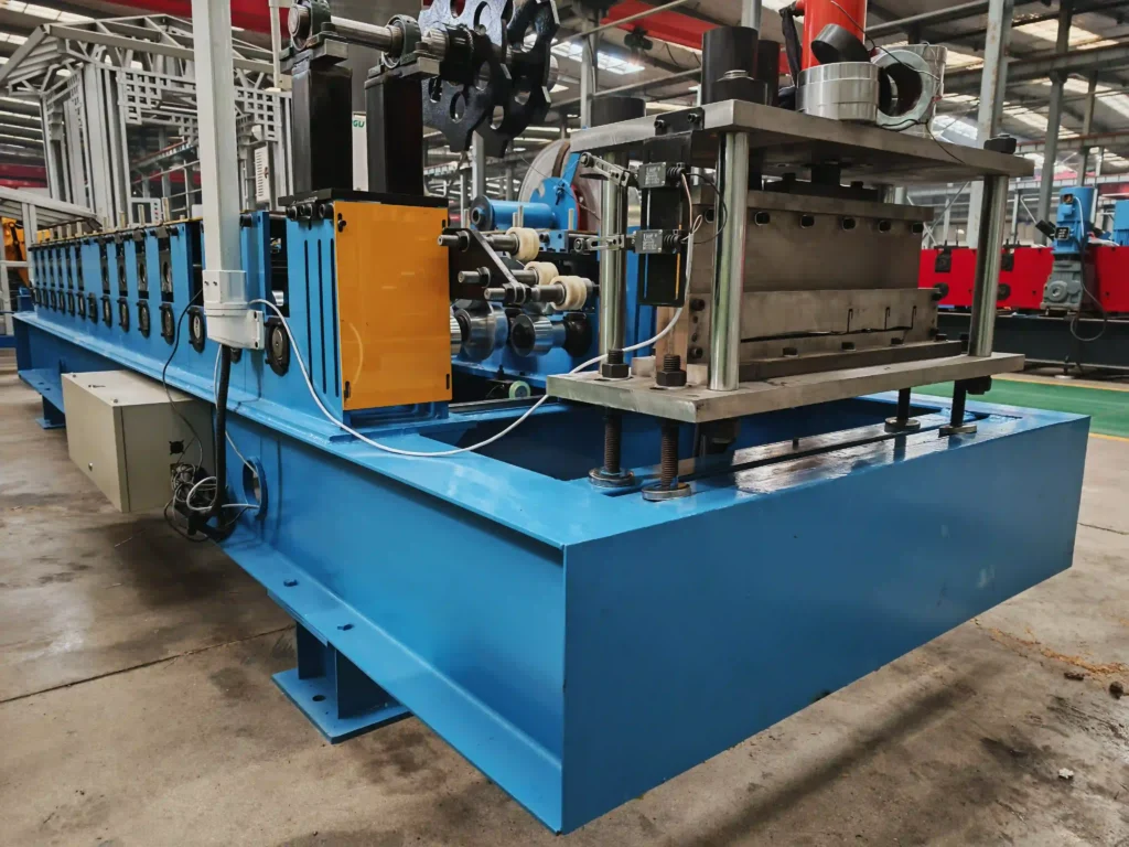 low-profile-standing-seam-machine